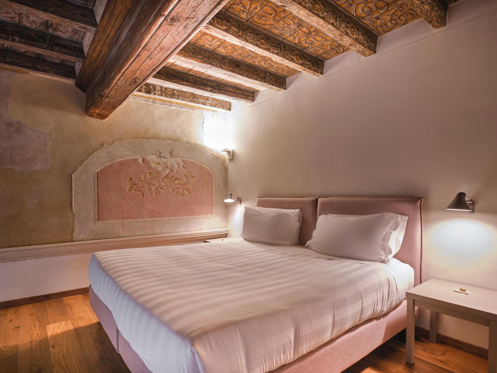Palazzo Del Carretto-Art Apartments And Guesthouse Turin Exterior photo
